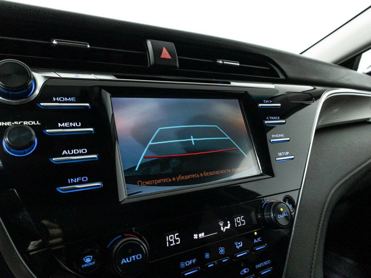 Toyota Camry 2018 года с пробегом. Фото: #15