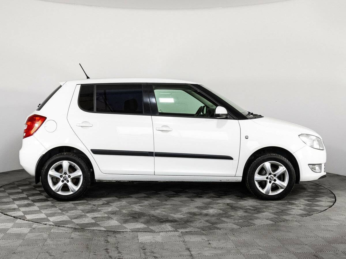 Б/У Шкода Фабия 2013 года. Фото: #3