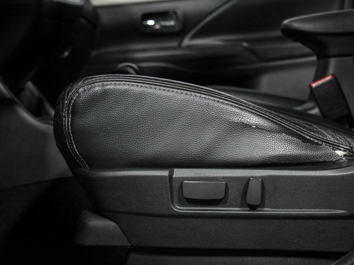 Б/У Митсубиши Оутлэндер 2012 года. Фото: #18