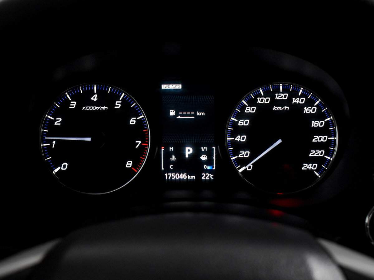 Б/У Митсубиши Оутлэндер 2012 года. Фото: #20