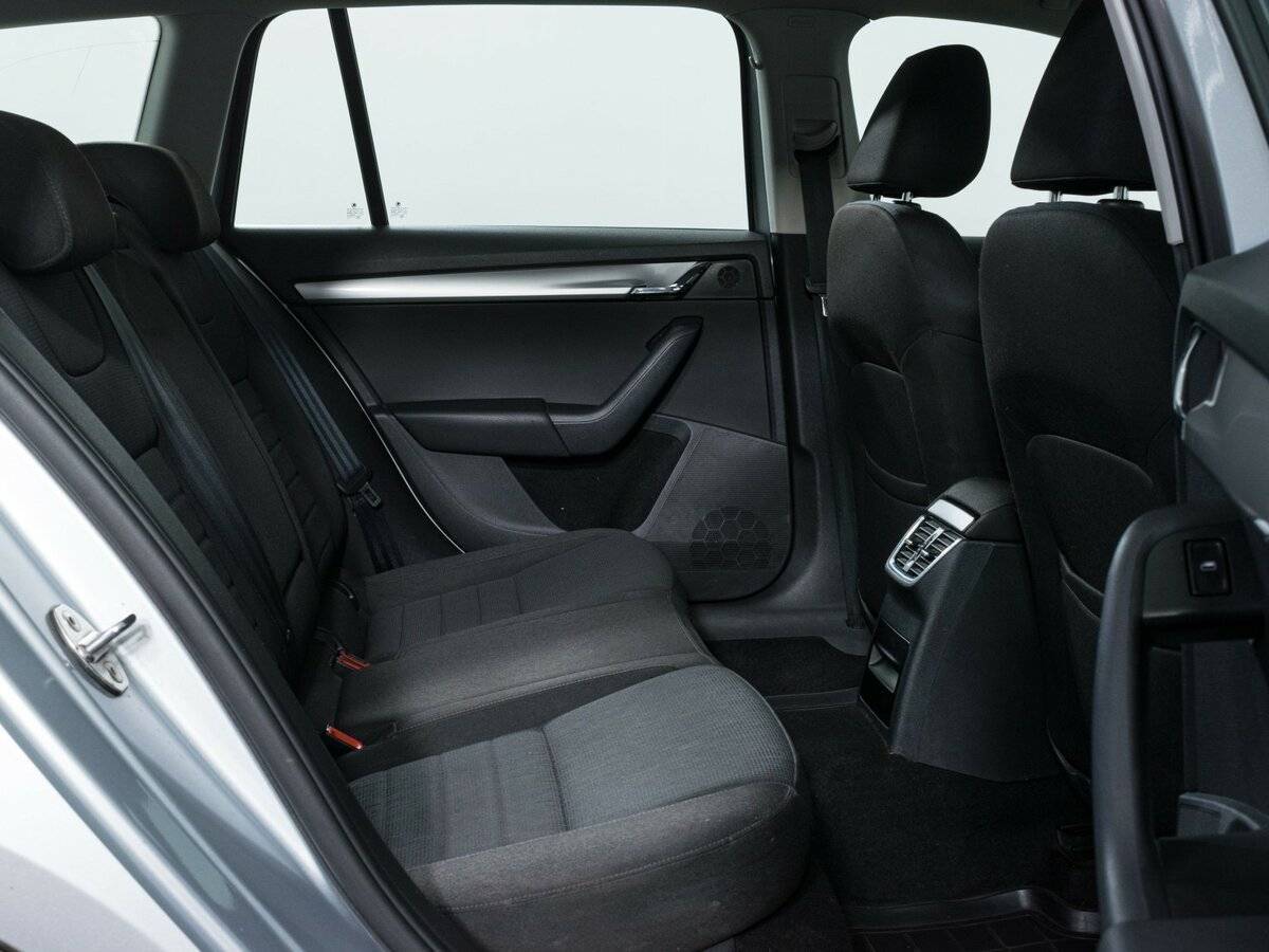 Б/У Шкода Октавия 2015 года. Фото: #10