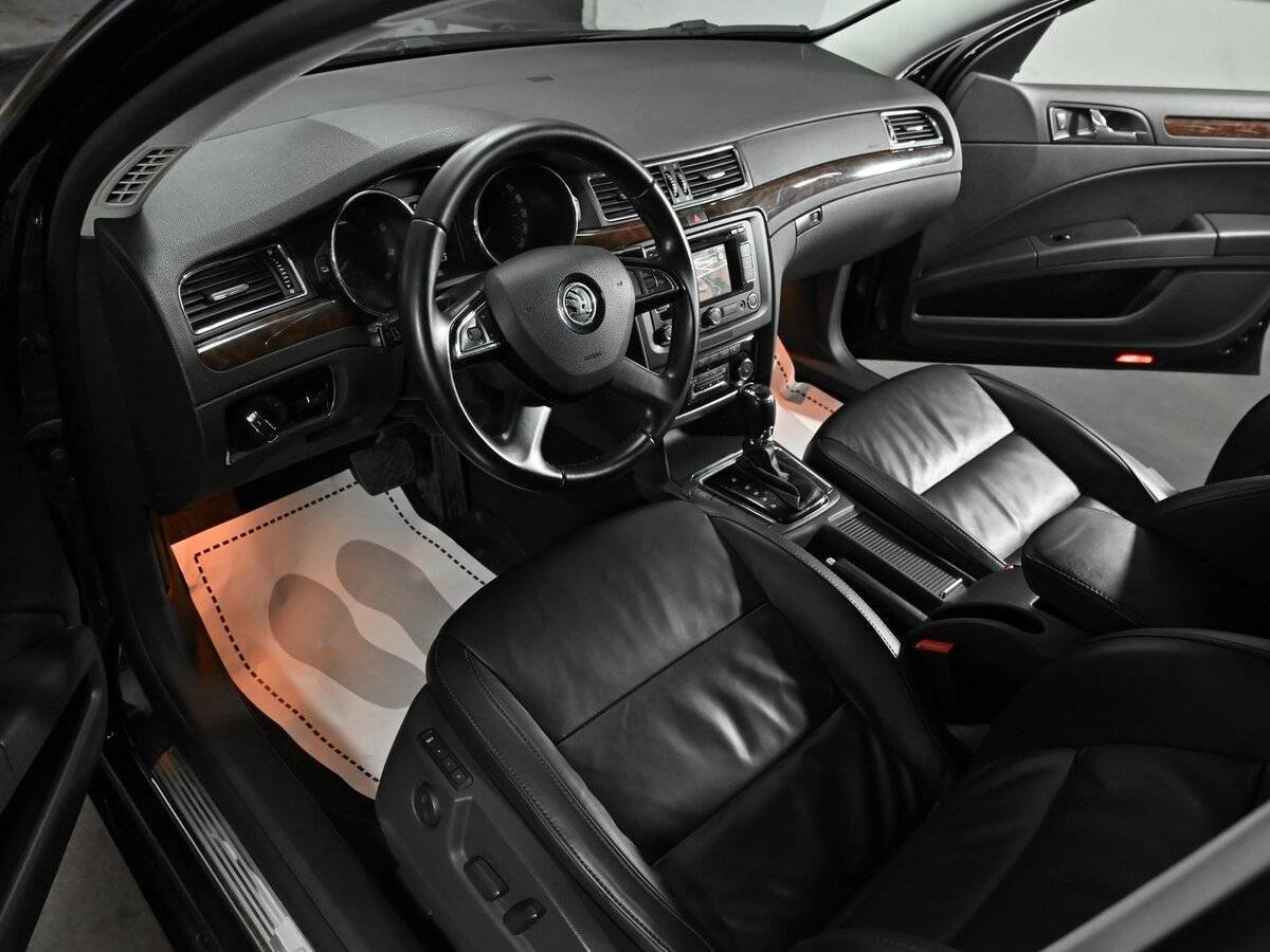 Б/У Шкода Суперб 2013 года. Фото: #7