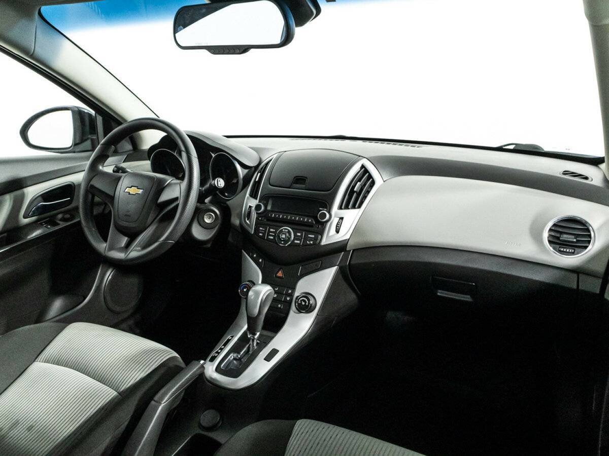 Б/У Шевроле Круз 2015 года. Фото: #8