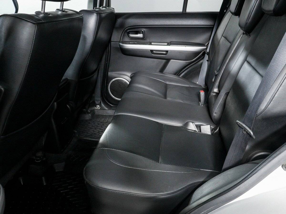 Б/У Сузуки Гранд Витара 2013 года. Фото: #6