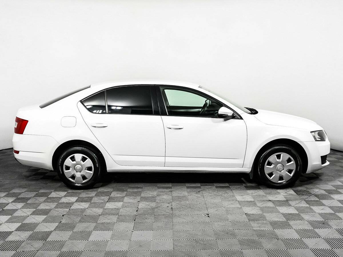 Б/У Шкода Октавия 2014 года. Фото: #3