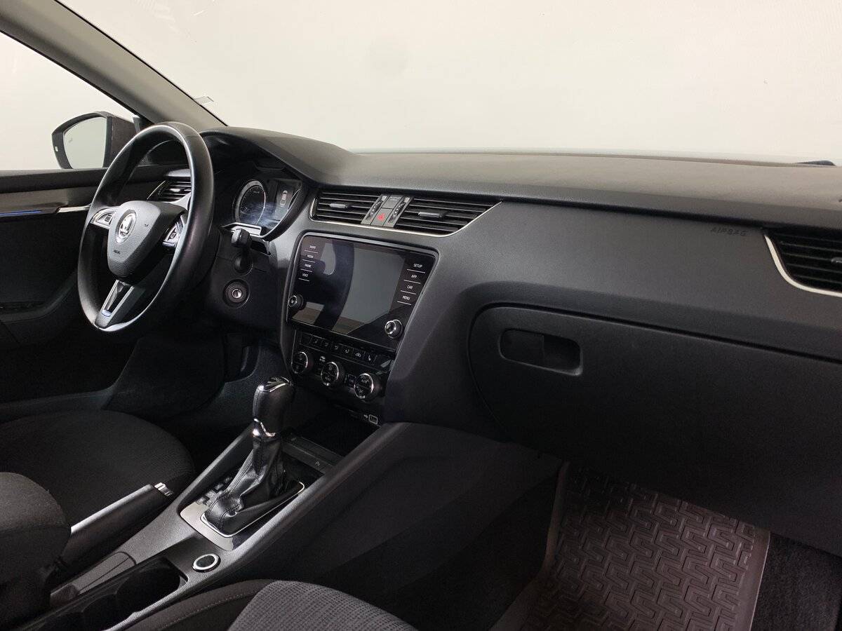 Б/У Шкода Октавия 2018 года. Фото: #12