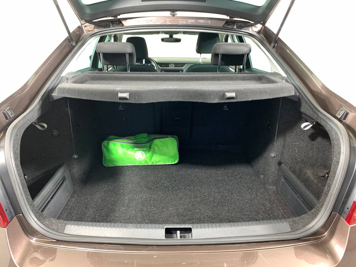 Б/У Шкода Октавия 2018 года. Фото: #18