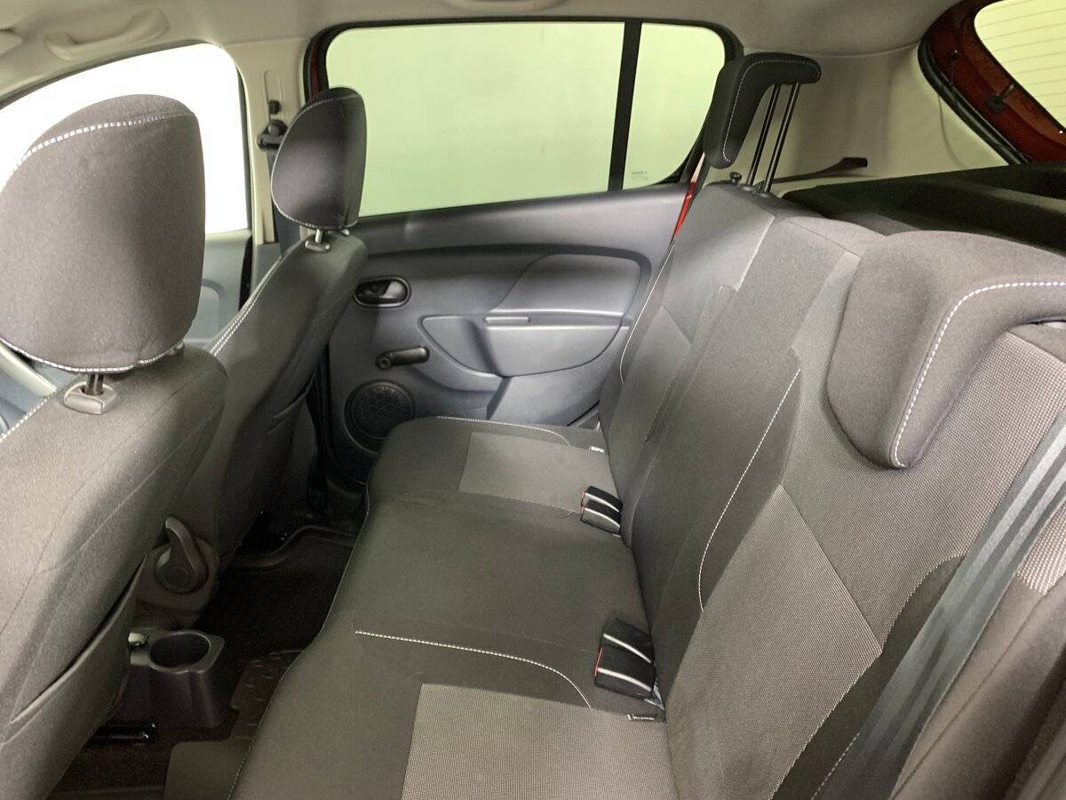 Б/У Рено Сандеро 2021 года. Фото: #17