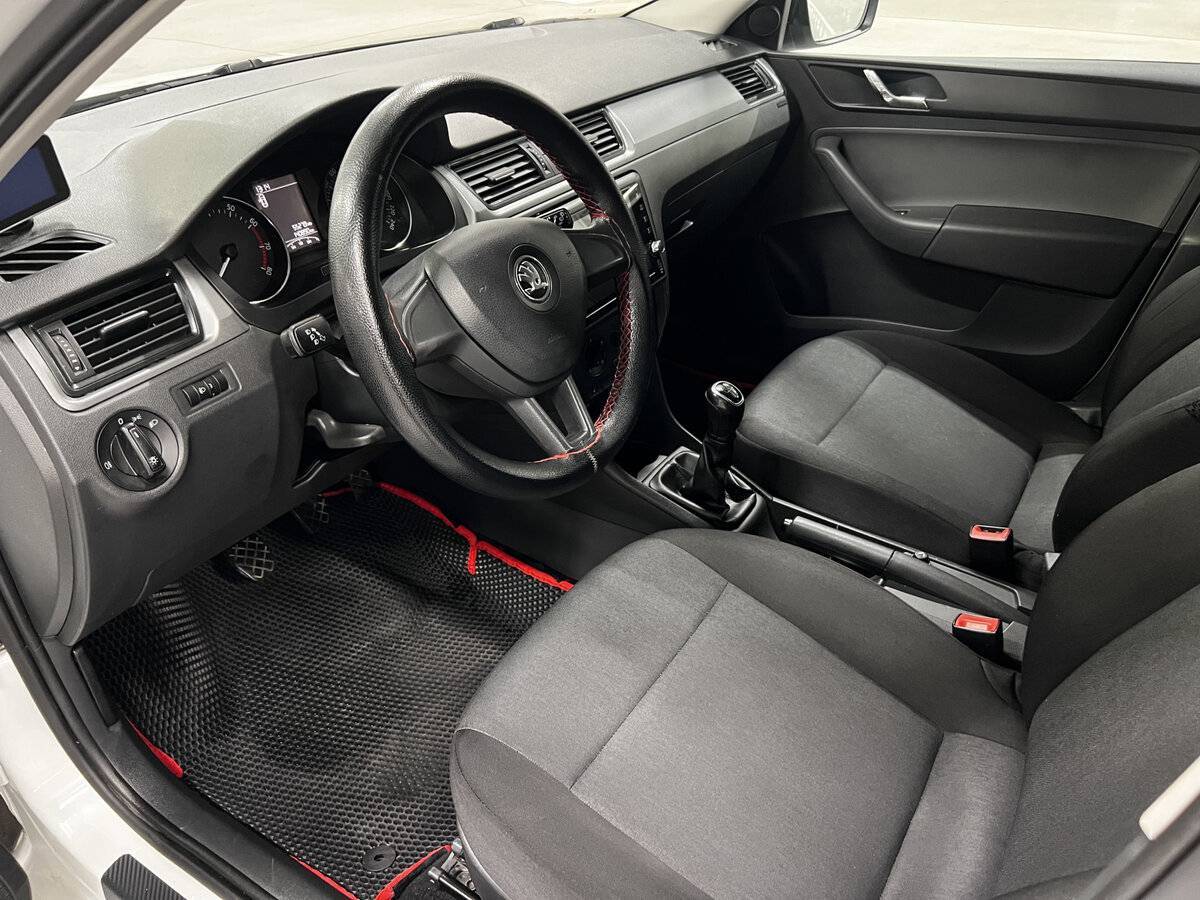 Б/У Шкода Рапид 2016 года. Фото: #15