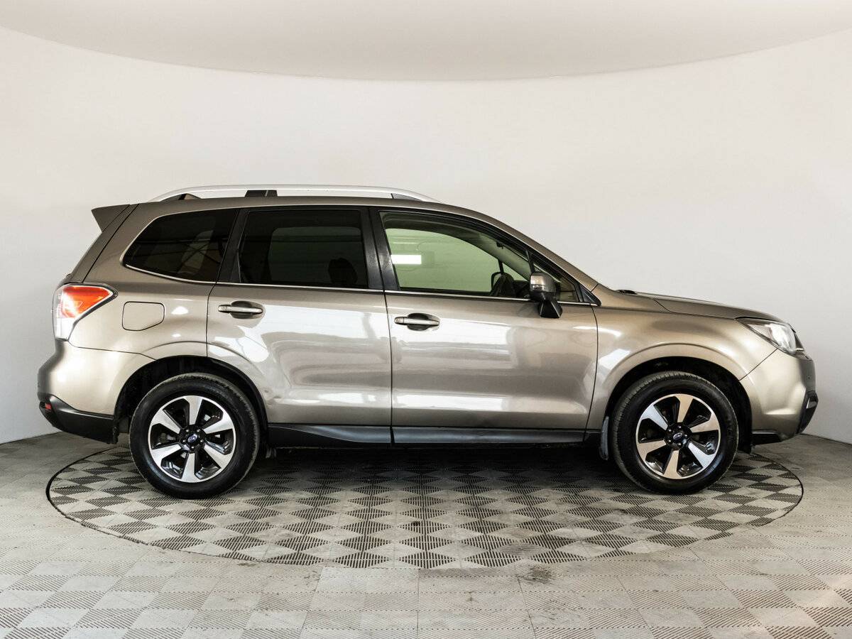 Subaru Forester 2017 года с пробегом. Фото: #3