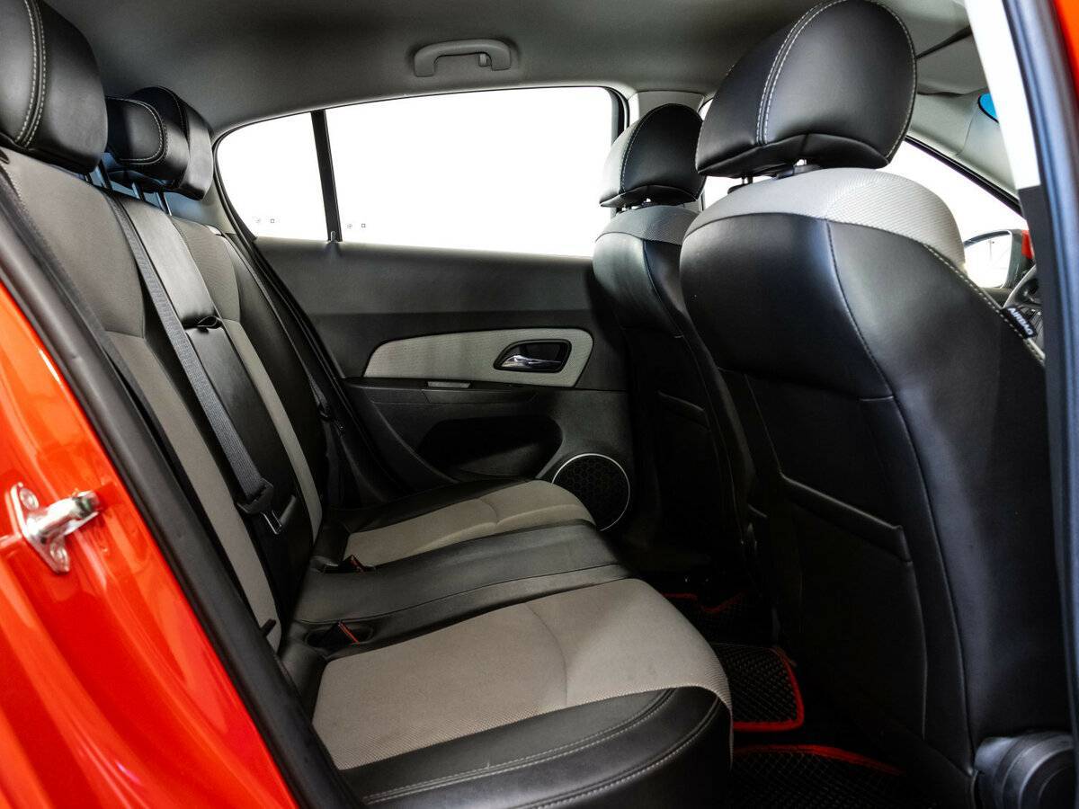 Б/У Шевроле Круз 2014 года. Фото: #18