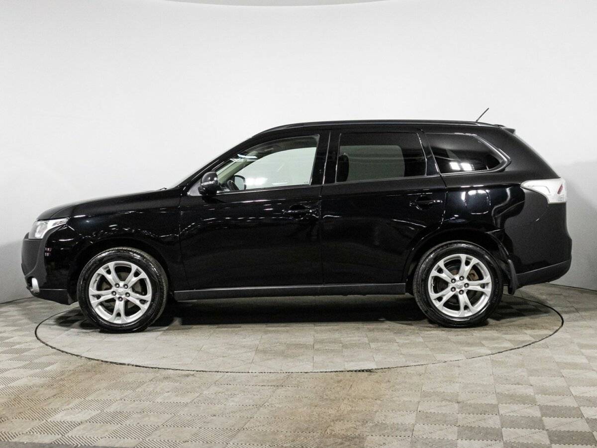 Б/У Митсубиши Оутлэндер 2013 года. Фото: #7