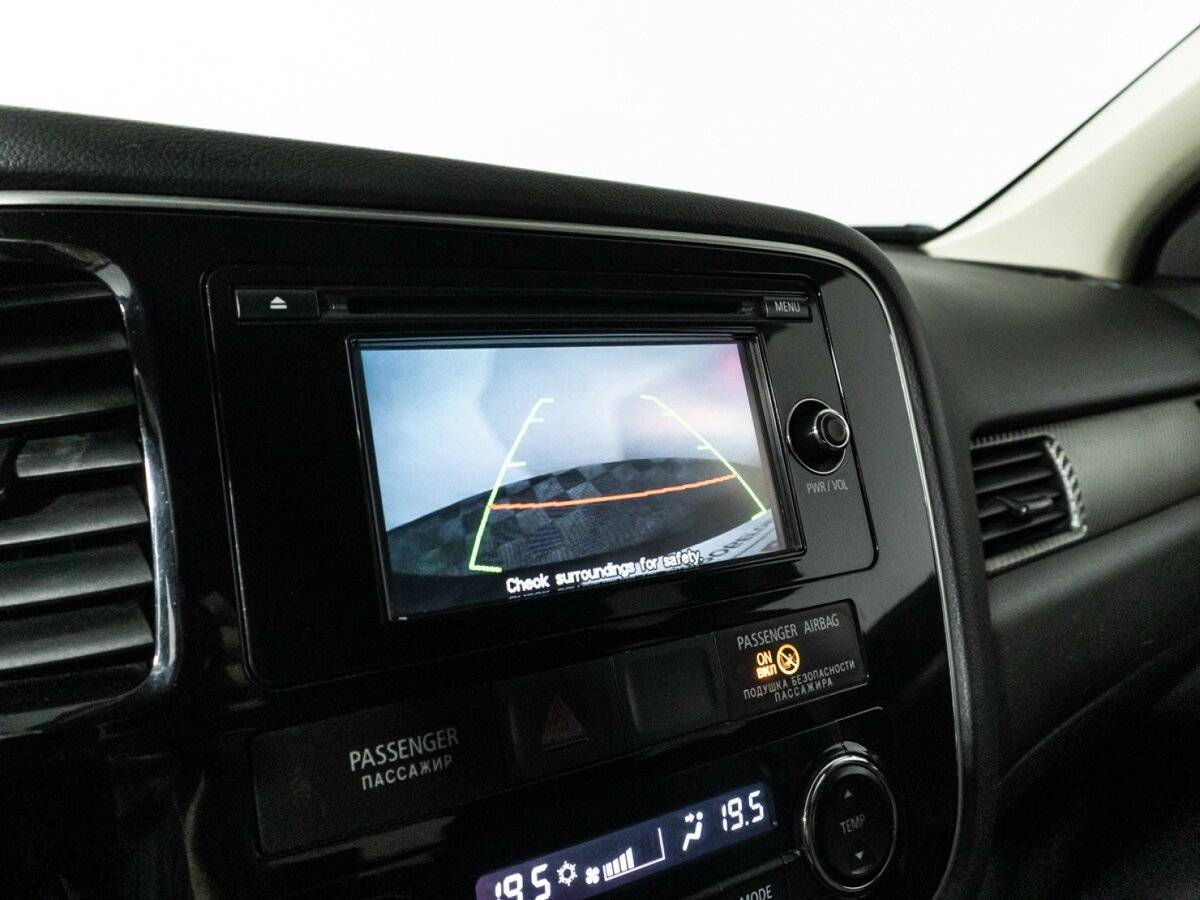 Б/У Митсубиши Оутлэндер 2013 года. Фото: #16