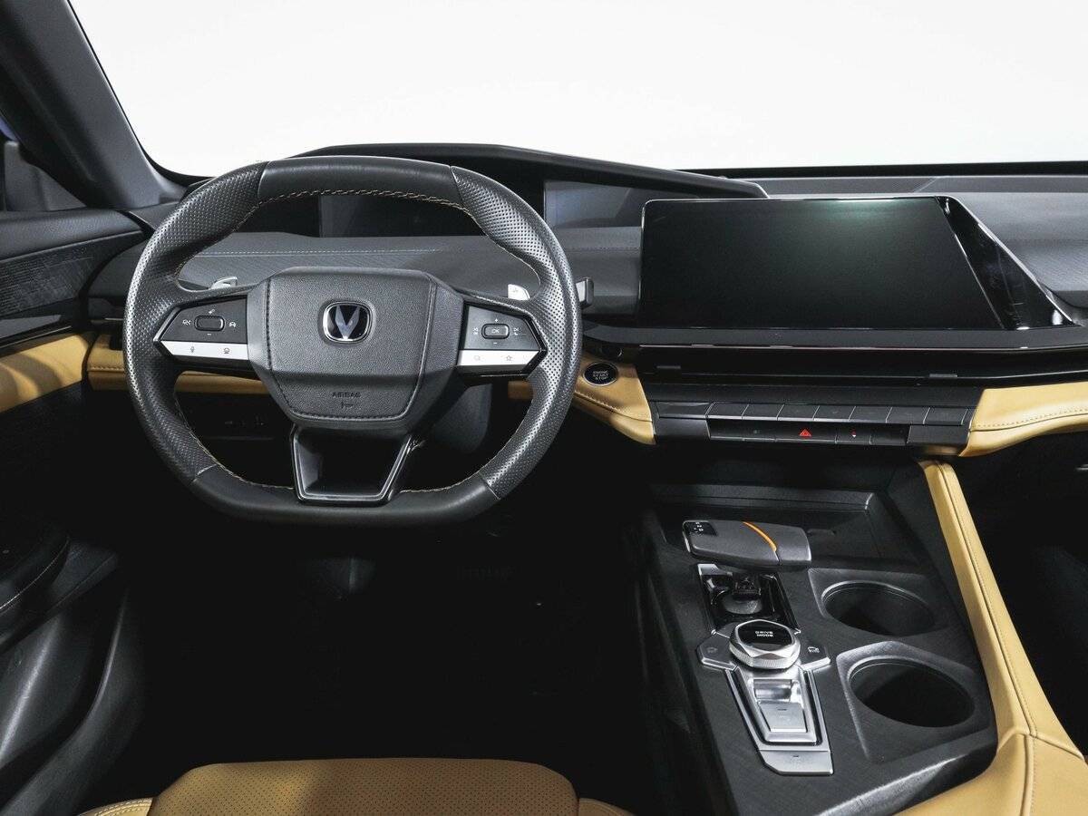 Changan UNI-V 2022 года с пробегом. Фото: #8