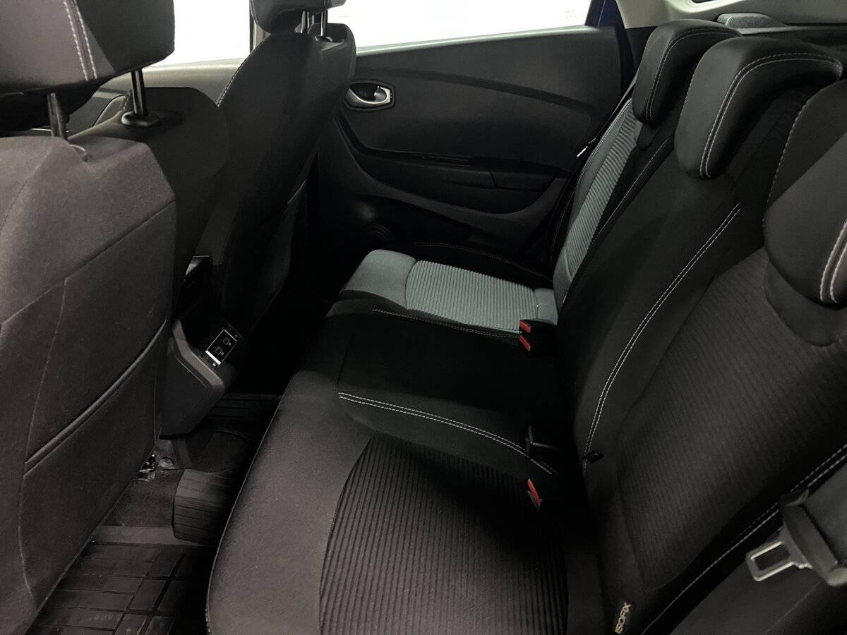 Б/У Рено Каптюр 2021 года. Фото: #11