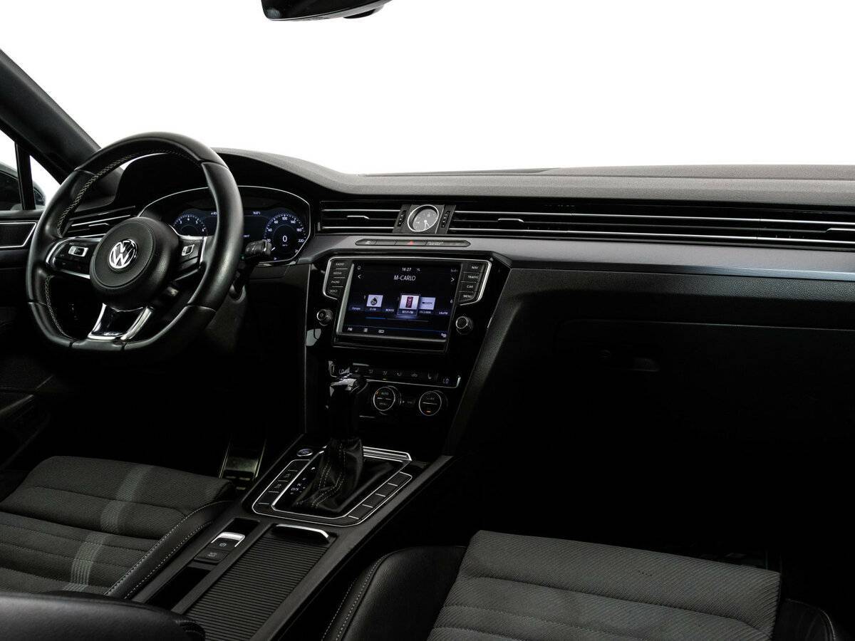 Б/У Фольксваген Пассат 2016 года. Фото: #8