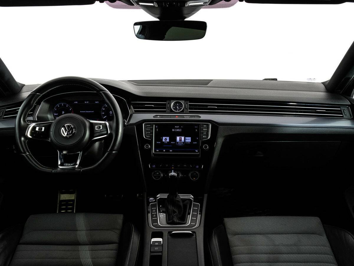 Б/У Фольксваген Пассат 2016 года. Фото: #9