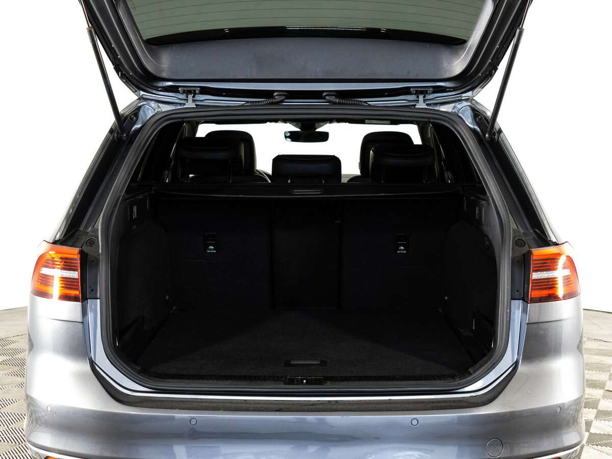 Б/У Фольксваген Пассат 2016 года. Фото: #23