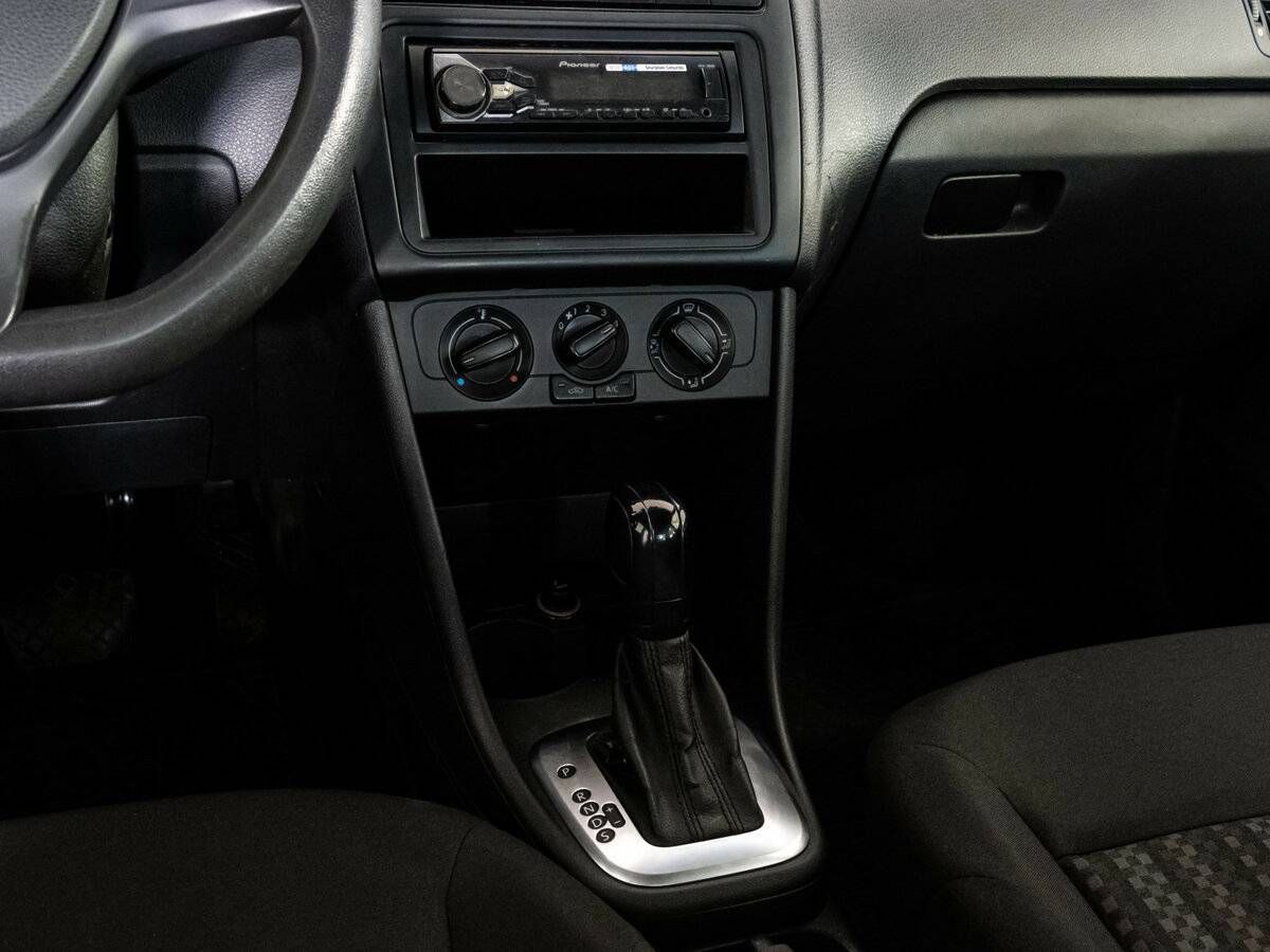 Б/У Фольксваген Поло 2016 года. Фото: #11