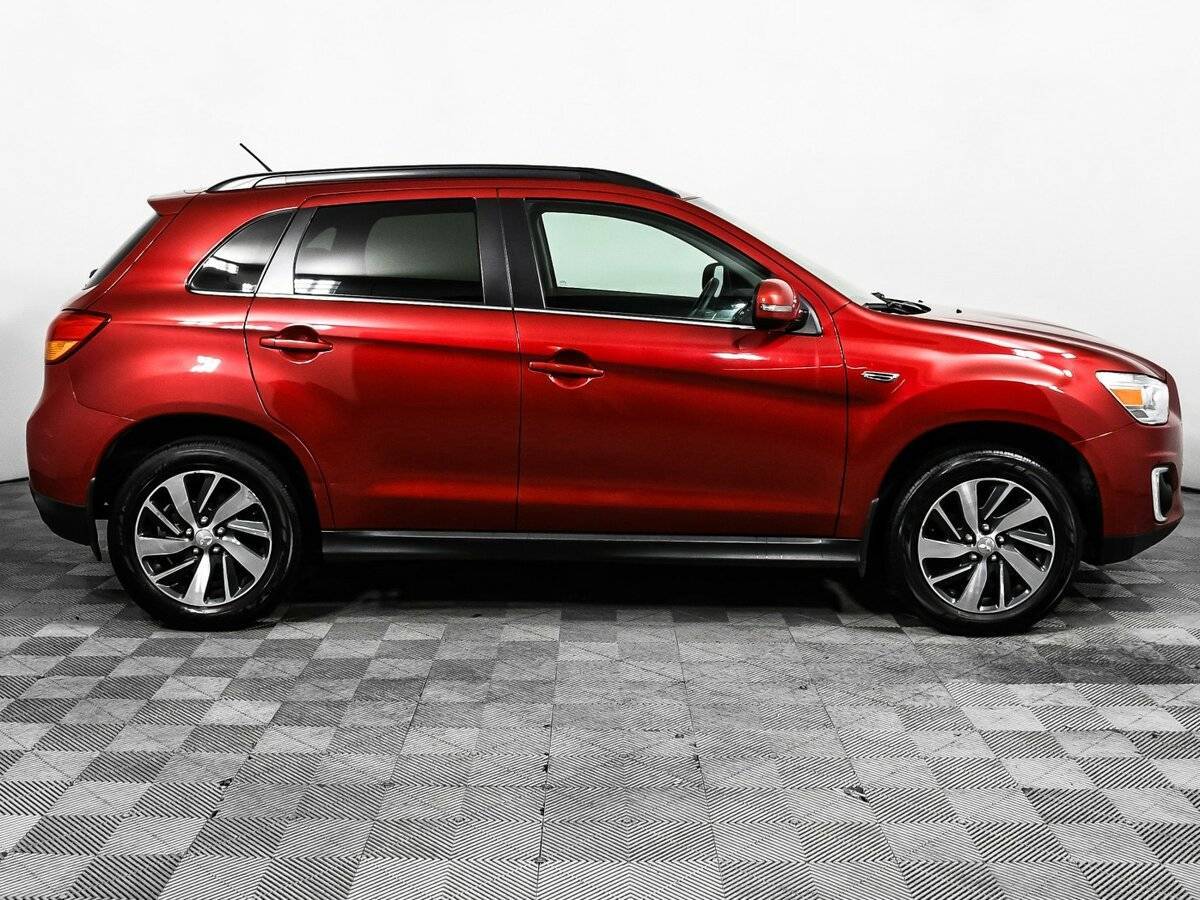 Б/У Митсубиши АС-Икс 2014 года. Фото: #3