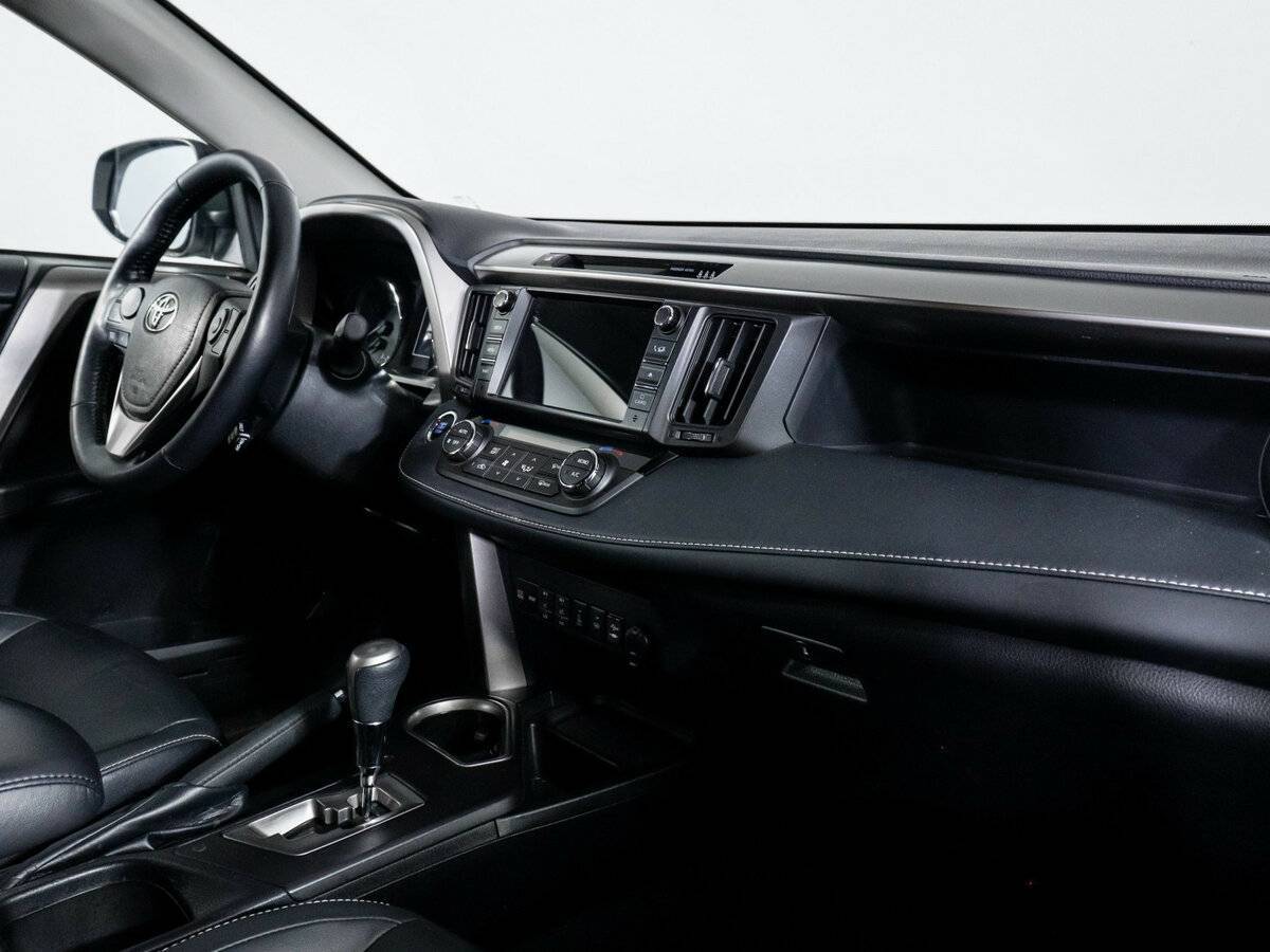 Toyota RAV4 2018 года с пробегом. Фото: #8