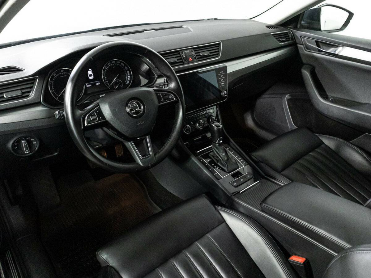 Skoda Superb 2018 года с пробегом. Фото: #10