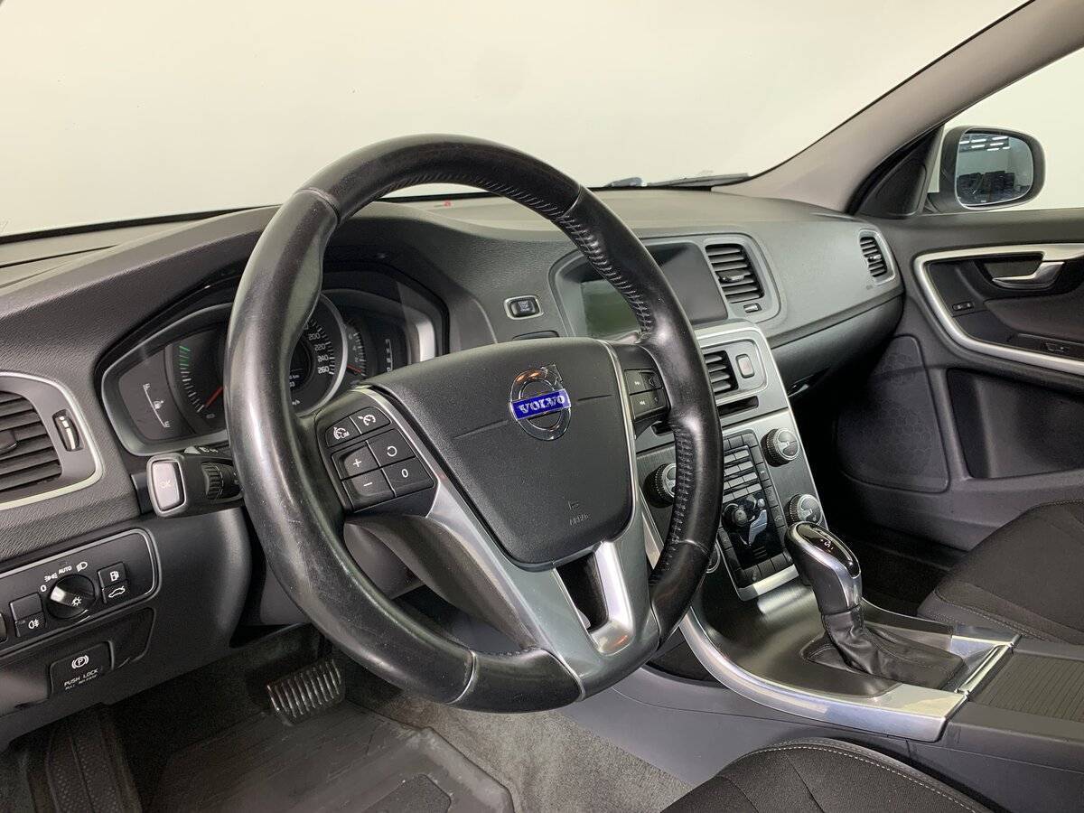 Б/У Вольво С60 2014 года. Фото: #10