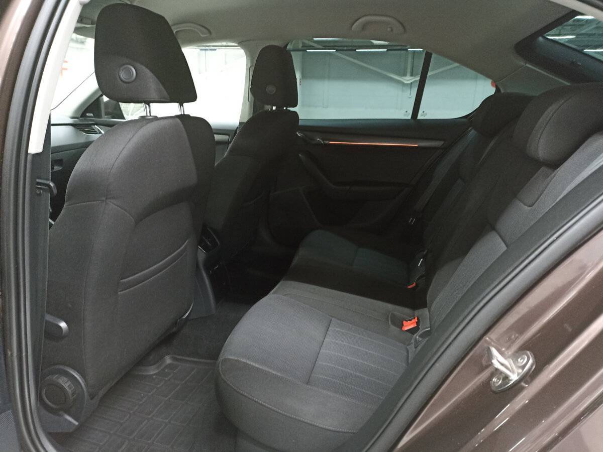 Б/У Шкода Октавия 2018 года. Фото: #11