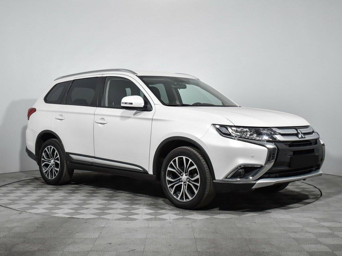 Mitsubishi Outlander 2018 года с пробегом. Фото: #2
