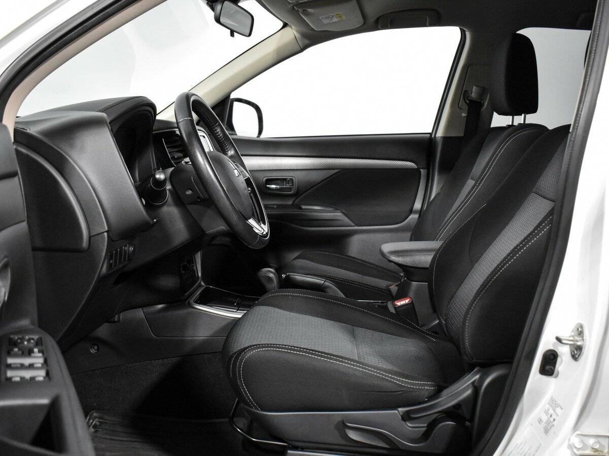 Mitsubishi Outlander 2018 года с пробегом. Фото: #11