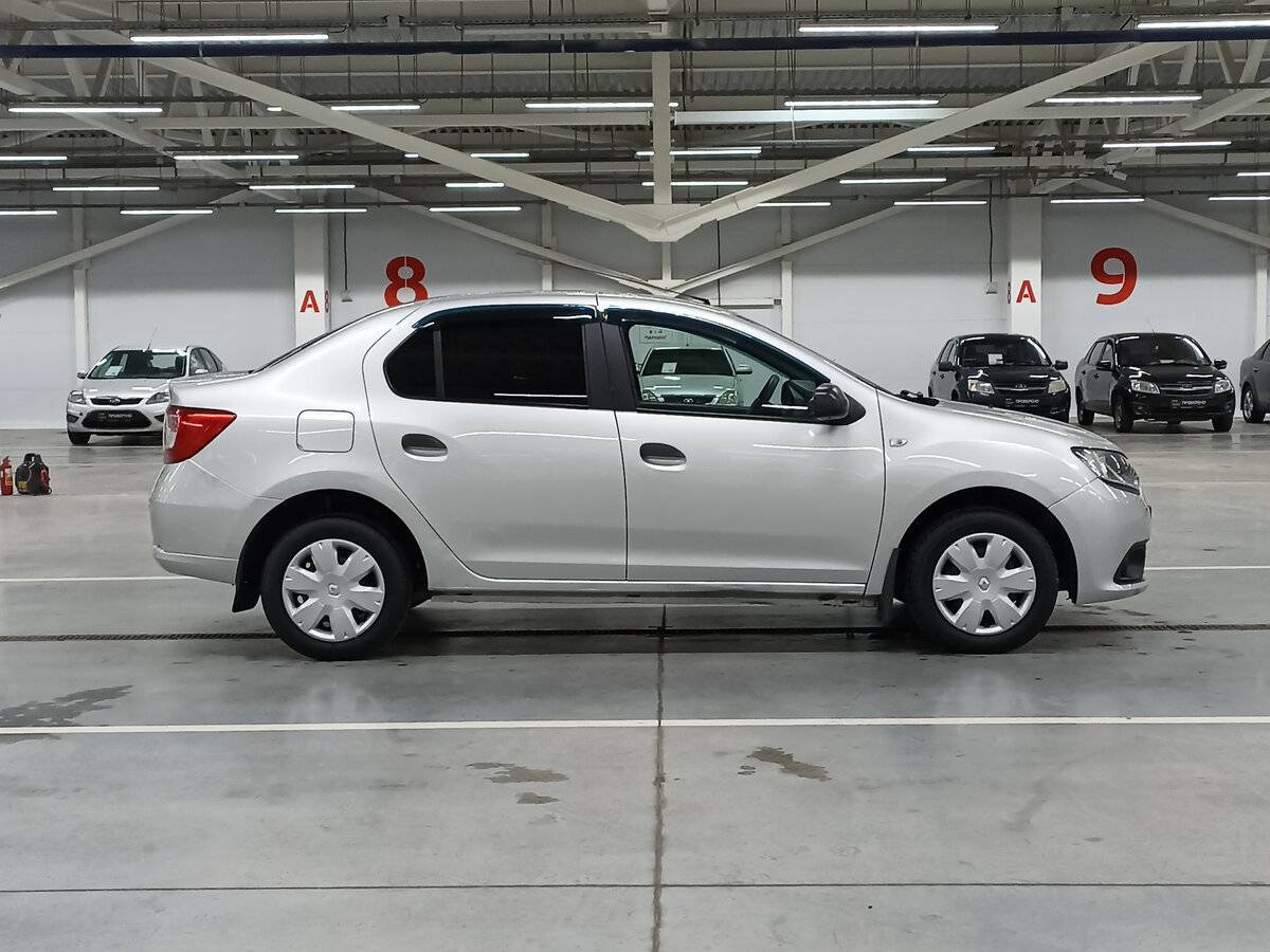 Б/У Рено Логан 2017 года. Фото: #3