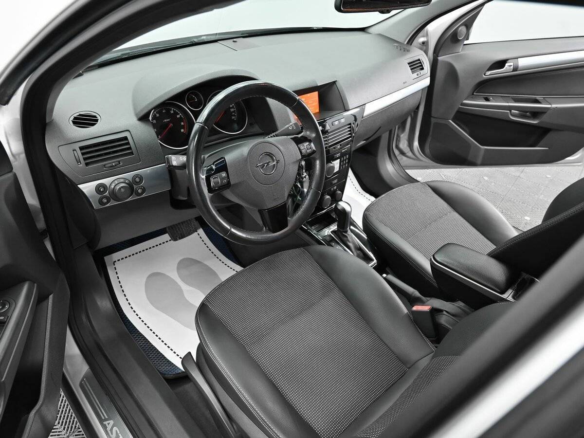 Б/У Опель Астра 2012 года. Фото: #7