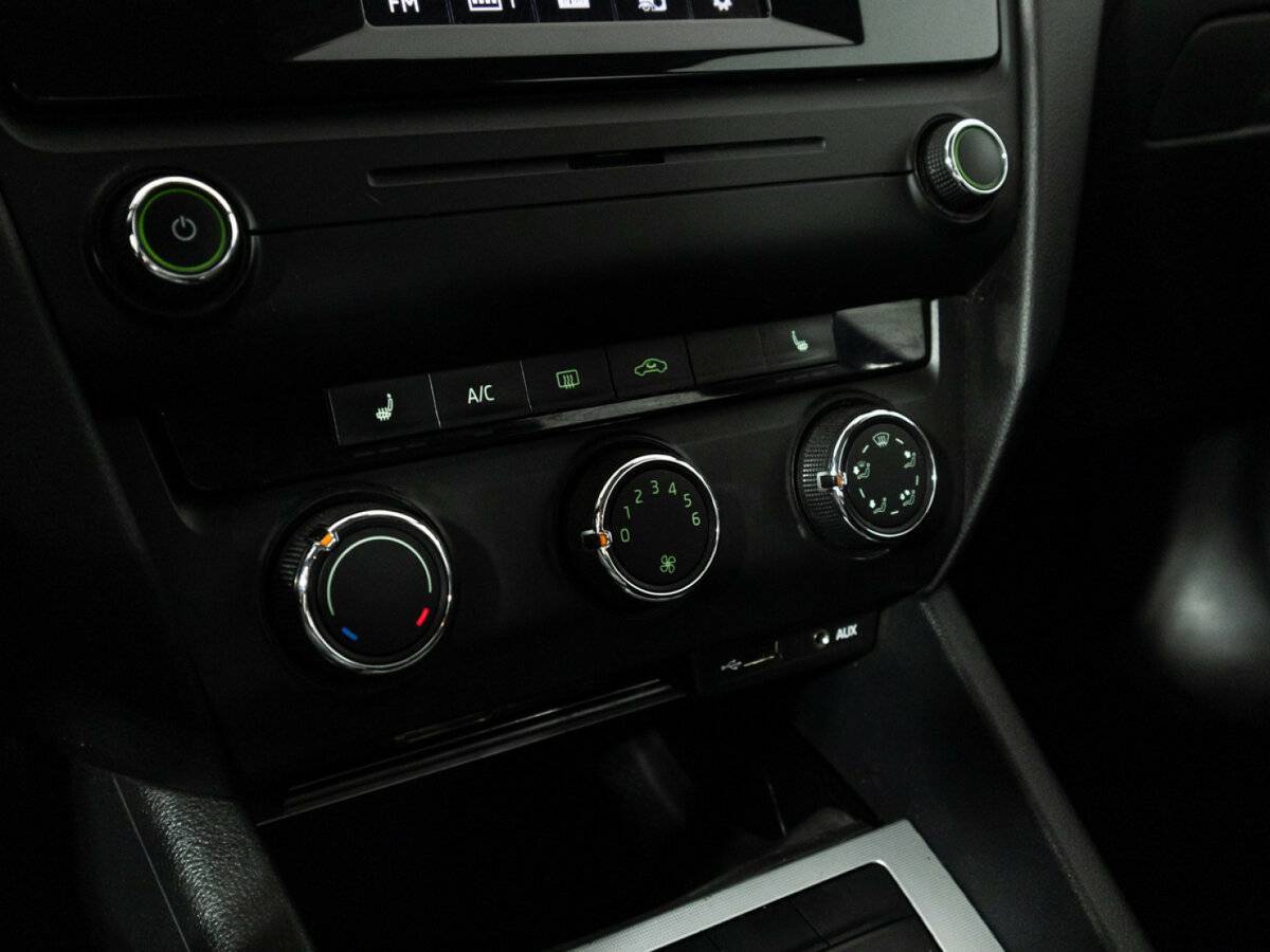 Б/У Шкода Октавия 2014 года. Фото: #15