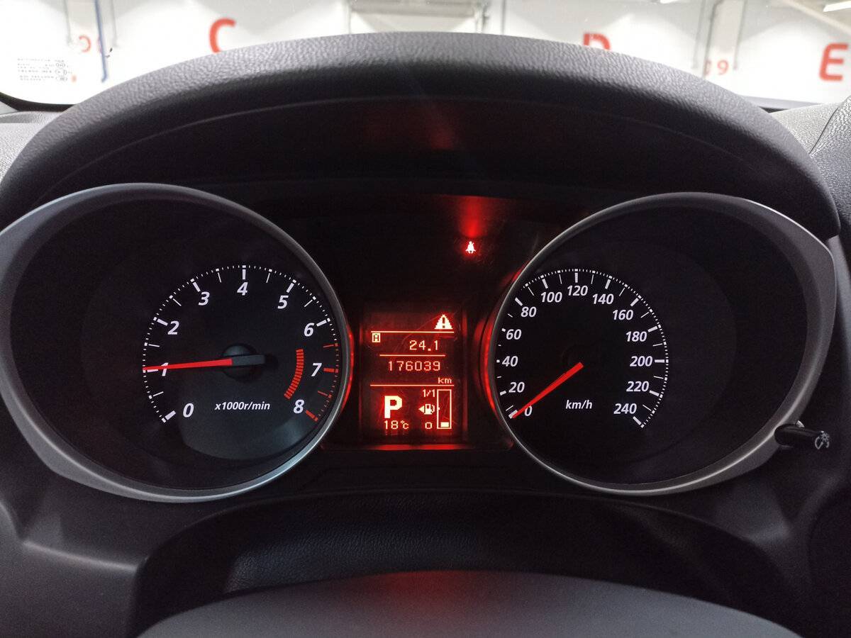 Б/У Митсубиши АС-Икс 2012 года. Фото: #12