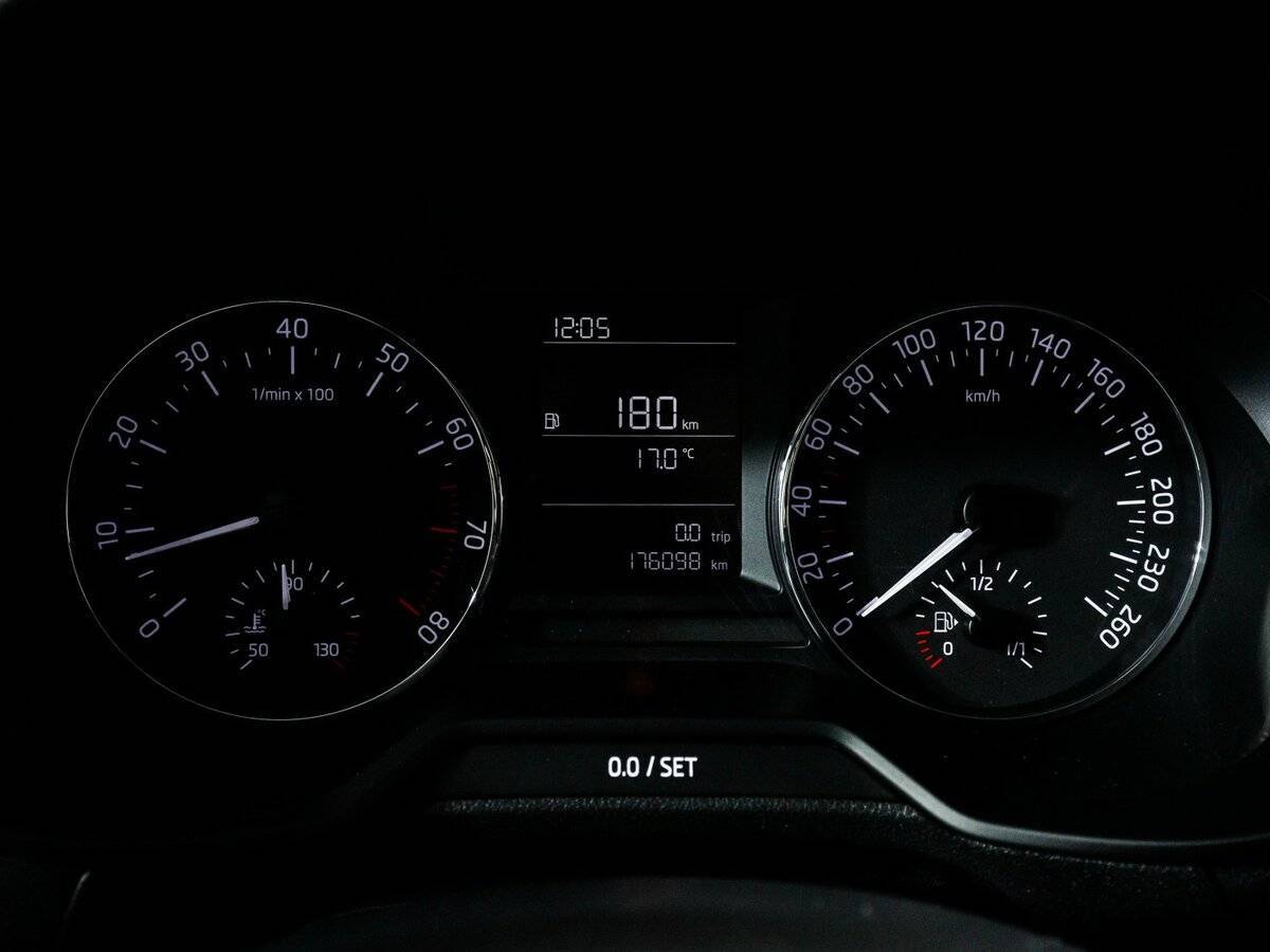 Б/У Шкода Октавия 2014 года. Фото: #10