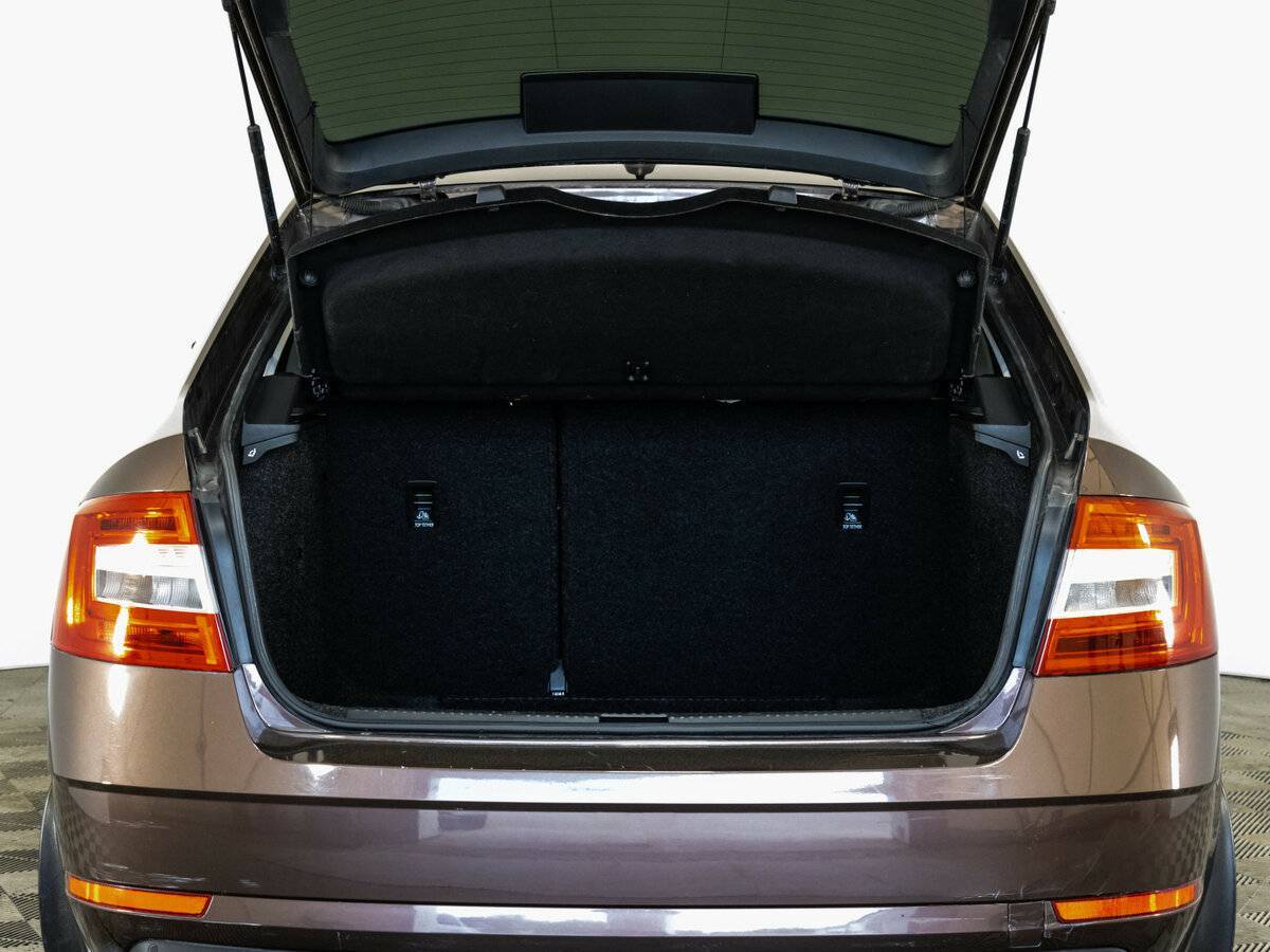 Б/У Шкода Октавия 2018 года. Фото: #17