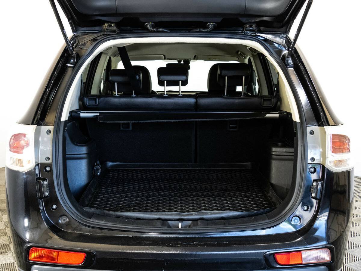 Б/У Митсубиши Оутлэндер 2014 года. Фото: #16