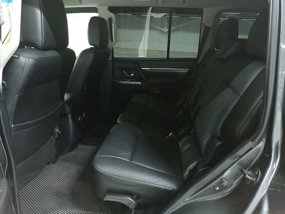 Б/У Митсубиши Паджеро 2012 года. Фото: #11