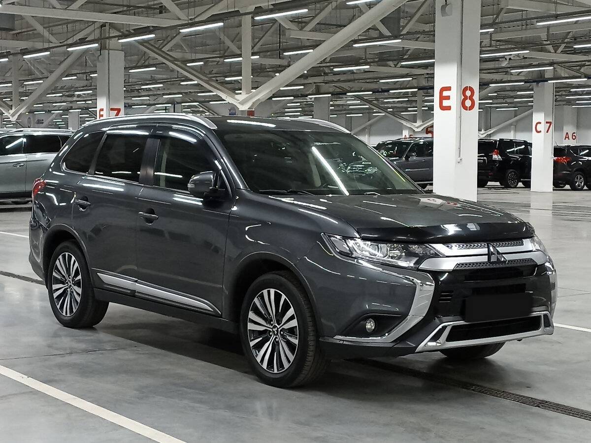 Mitsubishi Outlander 2020 года с пробегом. Фото: #2