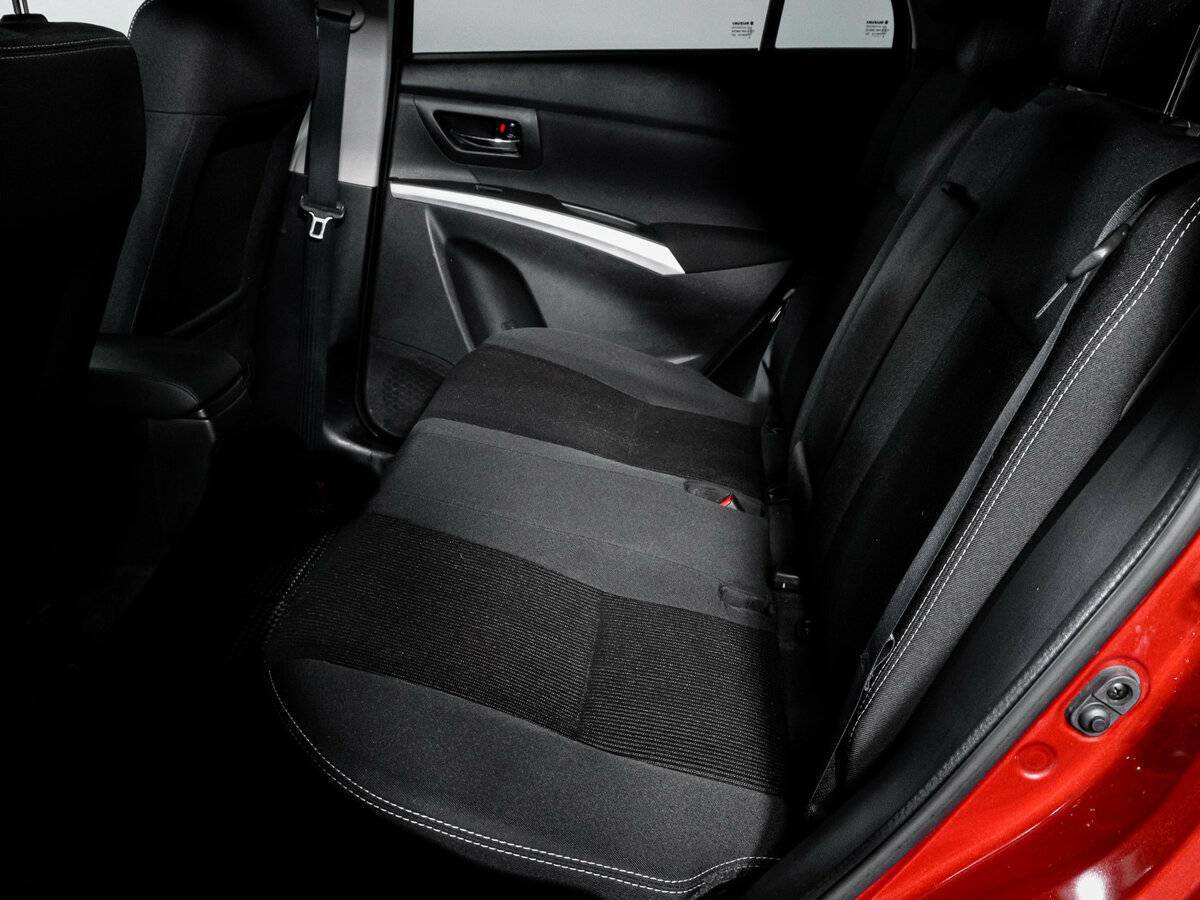 Б/У Сузуки С-Икс4 2016 года. Фото: #9