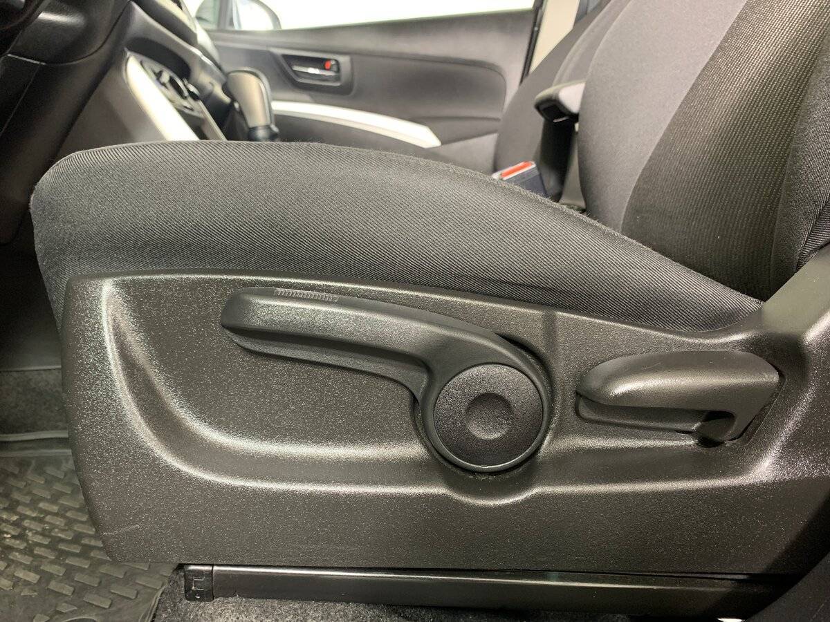 Б/У Сузуки С-Икс4 2018 года. Фото: #15