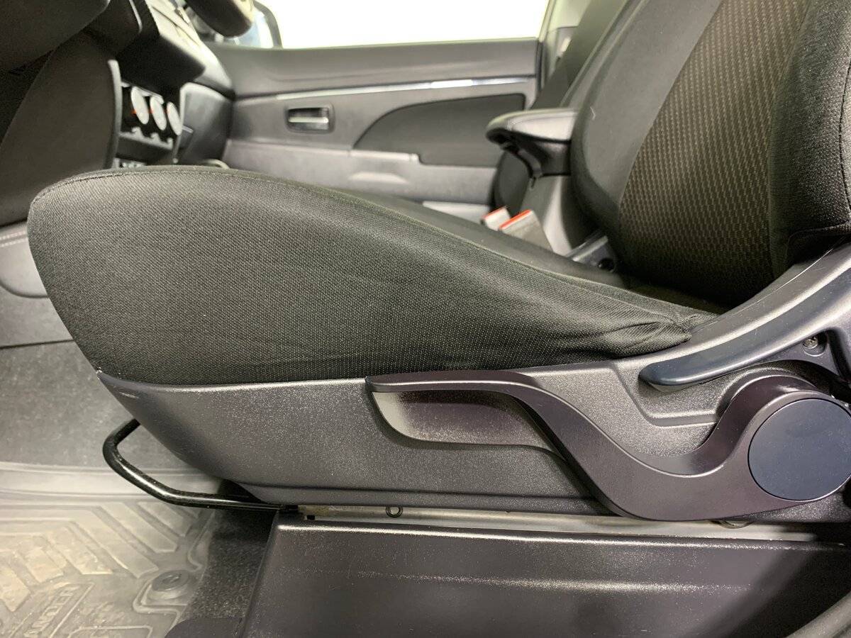 Б/У Митсубиши АС-Икс 2018 года. Фото: #16