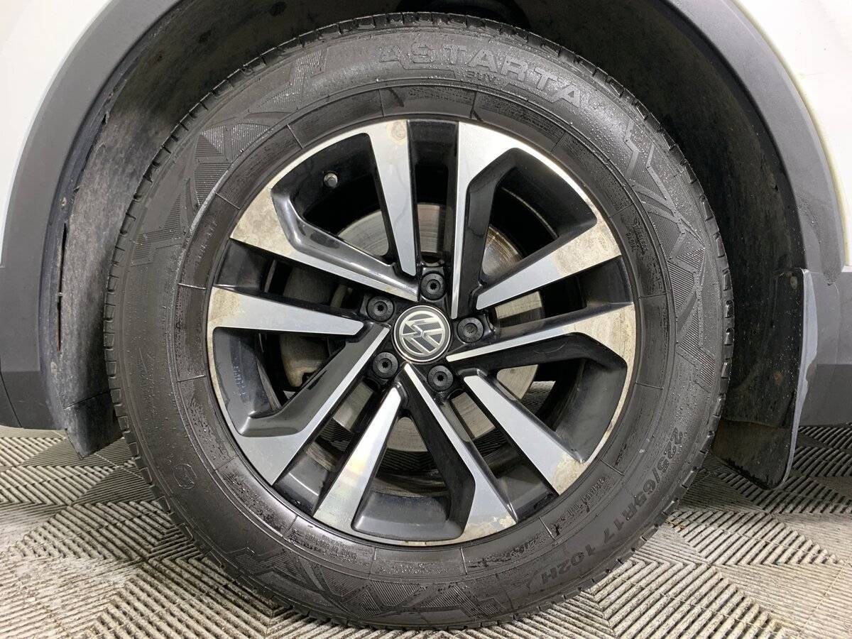 Volkswagen Tiguan 2019 года с пробегом. Фото: #8