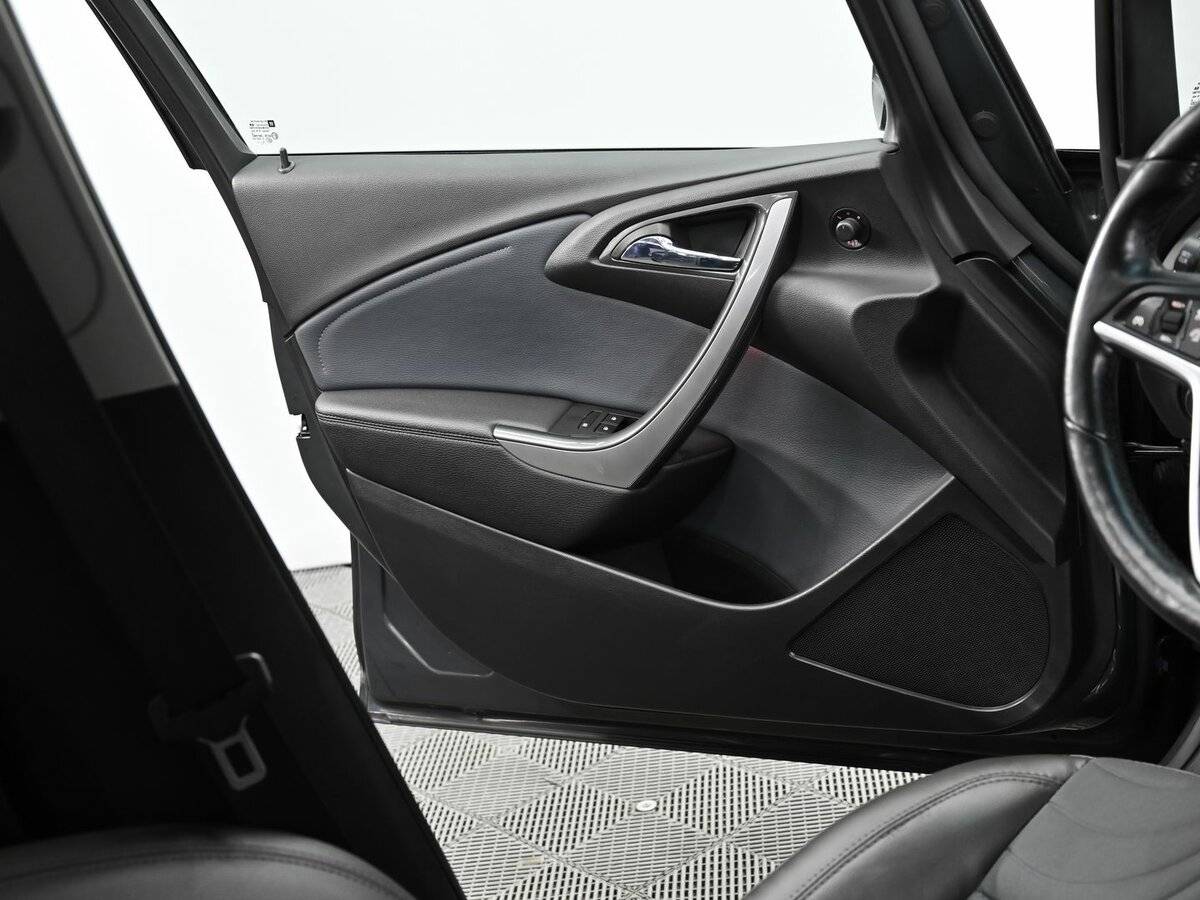 Б/У Опель Астра 2013 года. Фото: #5