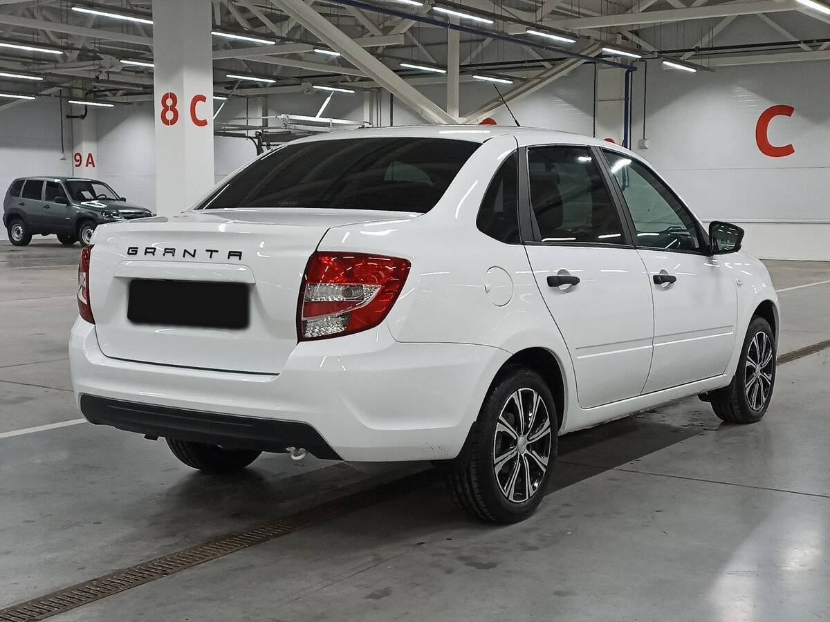 Б/У Лада (ВАЗ) Гранта 2021 года. Фото: #4