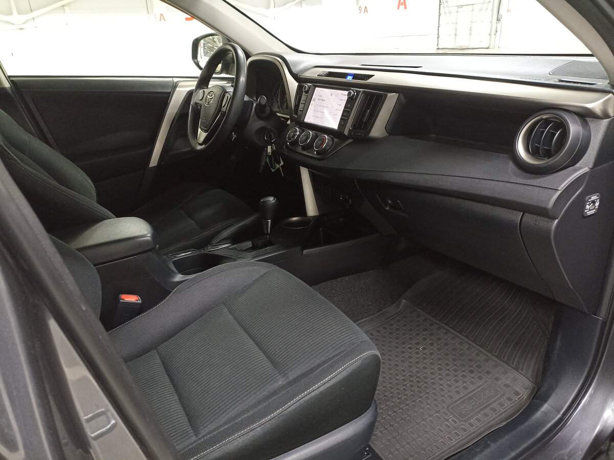 Б/У Тойота Рав4 2013 года. Фото: #10