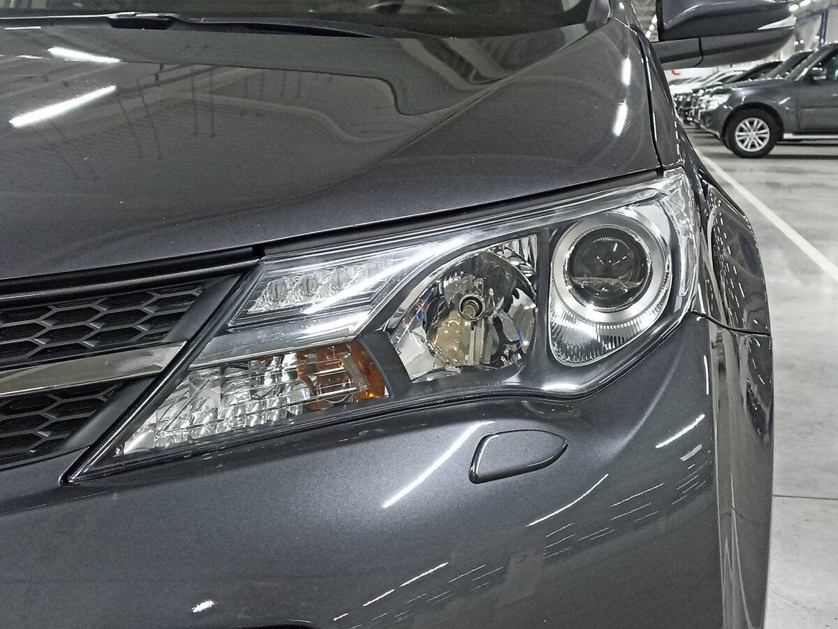 Б/У Тойота Рав4 2013 года. Фото: #16