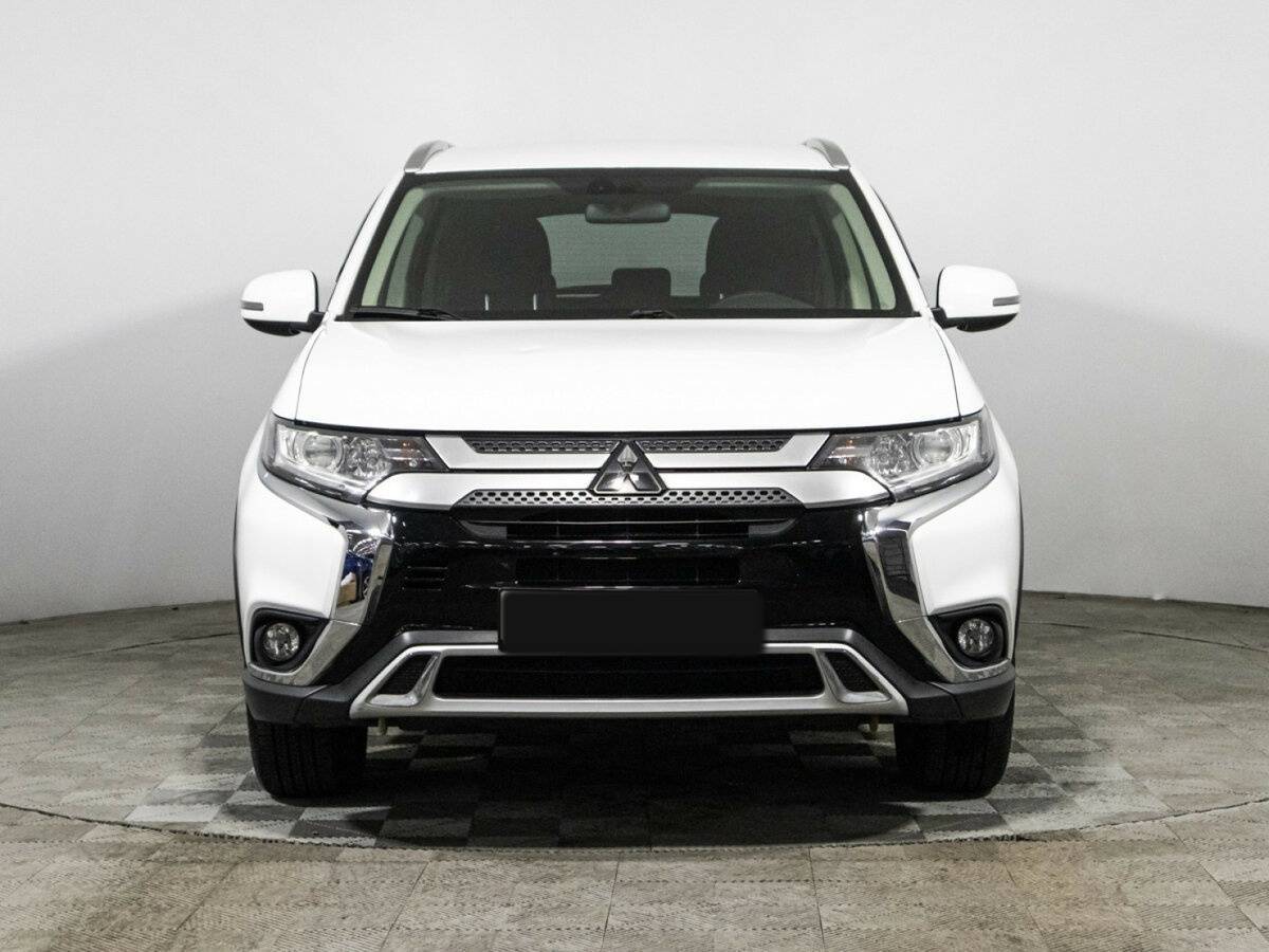 Mitsubishi Outlander 2018 года с пробегом. Фото: #1