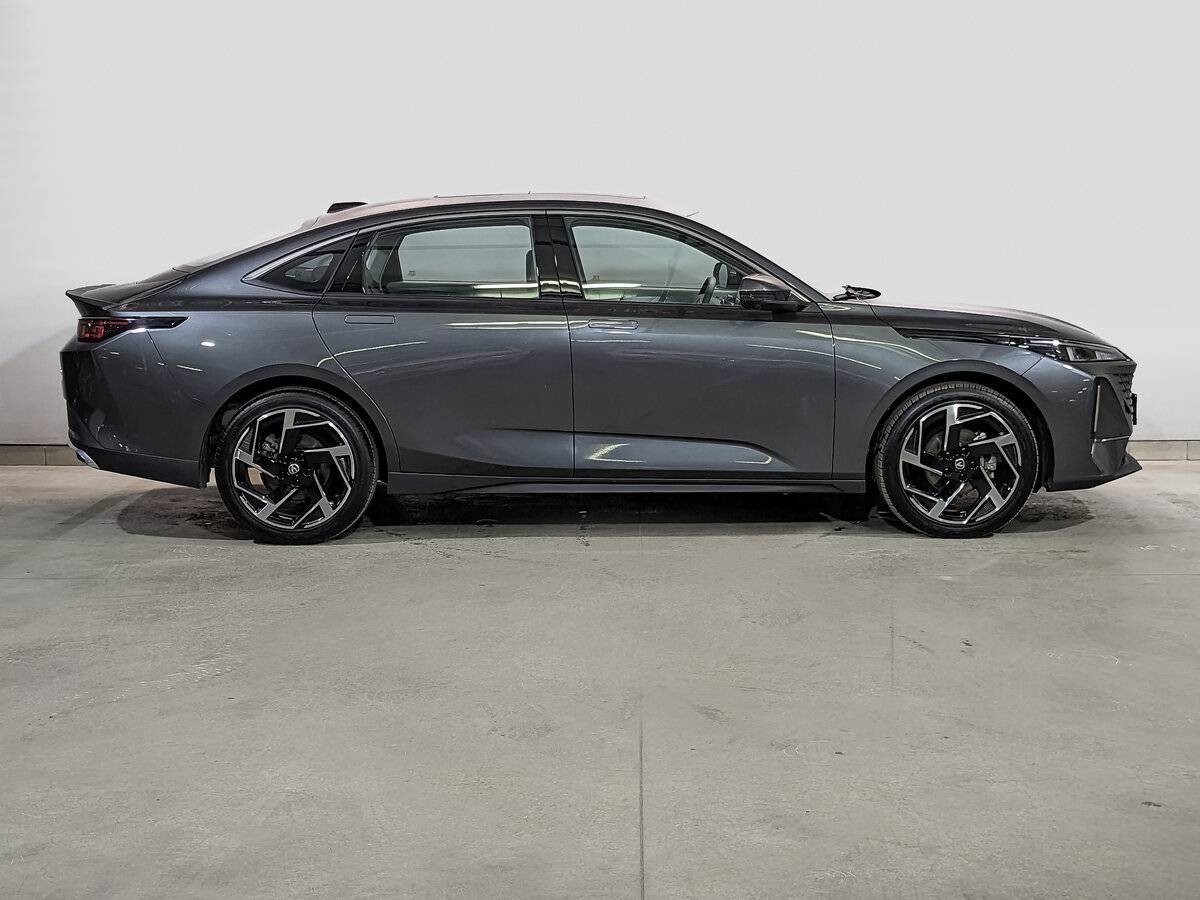 Changan Lamore 2023 года с пробегом. Фото: #3