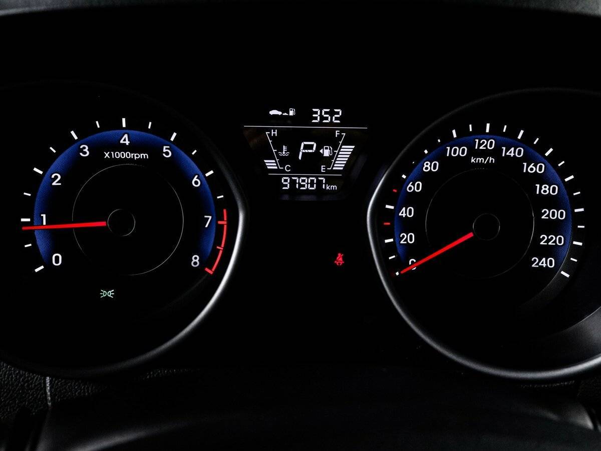 Б/У Хендай Елантра 2015 года. Фото: #10